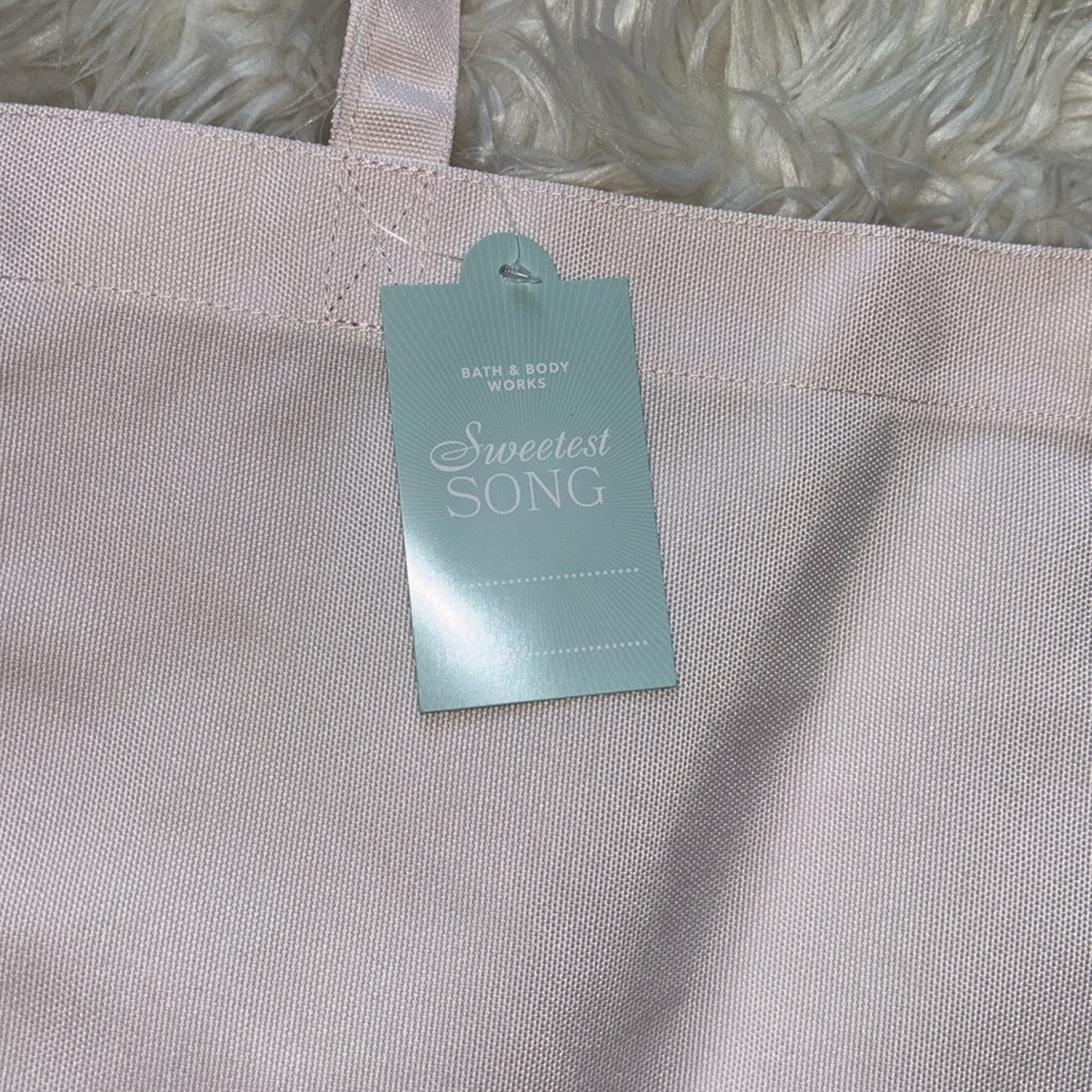 NWT Light pink Bath&Body works bag - Picture 2 of 3